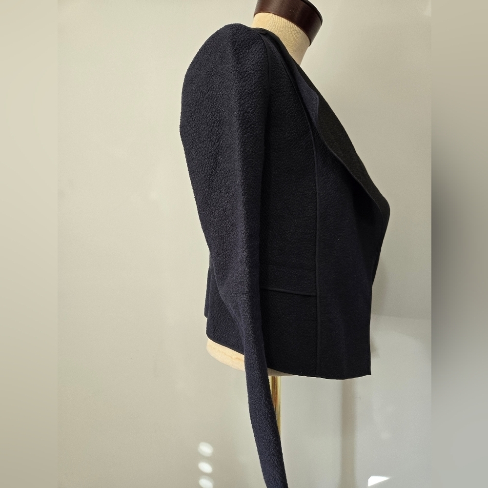 VINCE Open Front Lightweight Pebbled Navy Blazer With Black Interior. Size XS - Picture 5 of 10
